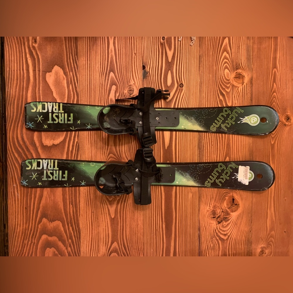 Lucky bums skis